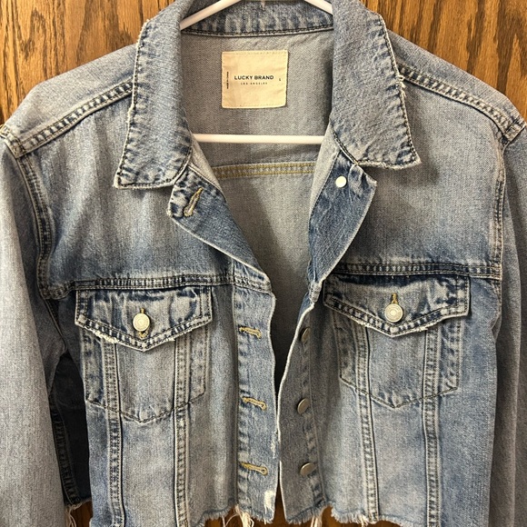 Lucky Brand Cut-Off Trucker Distressed Blue Jean Denim Jacket Women’s Size Large - Picture 3 of 9